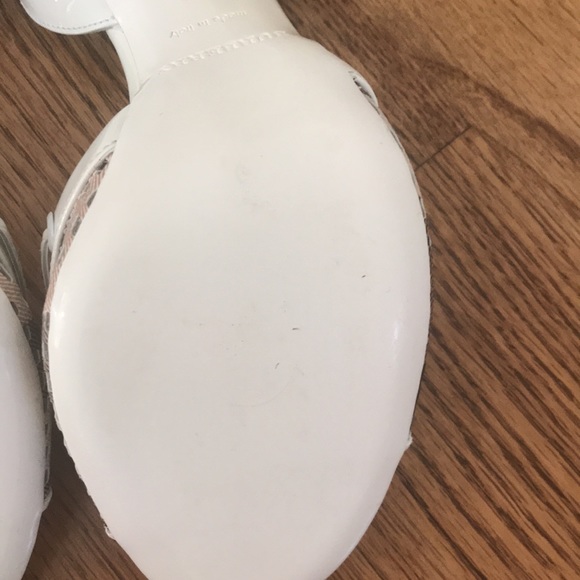 New Burberry white check sandal, 7.5 - Picture 6 of 14